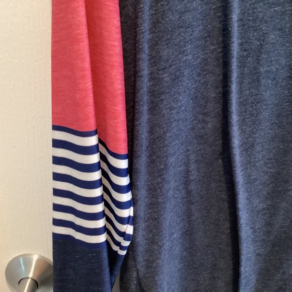 Woman's Size 2x top - Picture 6 of 7